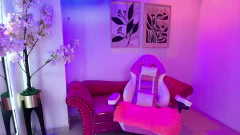 maddie_t18 online show from 06-01-26, 11:45