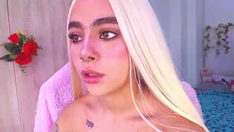 maddiie and clyde online show from 10-04-25, 05:22