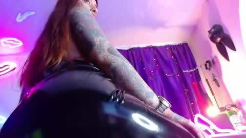 Snapshot of maddilust chatting on 04-26-26, 05:54 Miss Lust online show from 04-26-26, 05:54