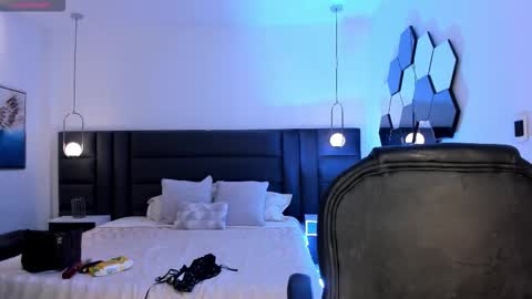 Maddison online show from 09-14-25, 03:49