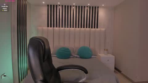 Maddison online show from 06-22-26, 03:25