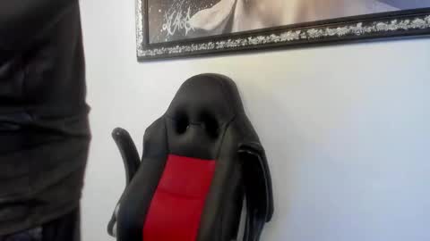 Snapshot of maddox_santana chatting on 02-13-25, 01:19 Maddox Santana online show from 02-13-25, 01:19