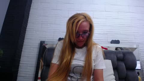 Snapshot of maddy_cartter chatting on 01-30-25, 03:44 maddy cartter online show from 01-30-25, 03:44