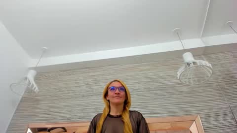 Snapshot of maddy_cartter chatting on 09-25-25, 11:47 maddy cartter online show from 09-25-25, 11:47