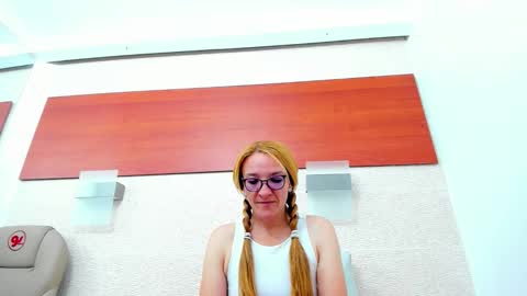 Snapshot of maddy_cartter chatting on 10-22-25, 11:21 maddy cartter online show from 10-22-25, 11:21