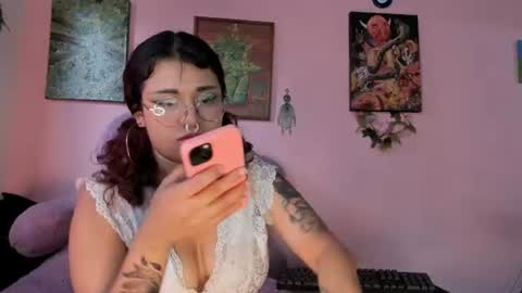 Maddy  online show from 06-25-26, 08:57