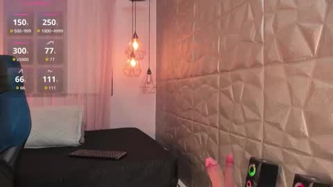 Maddy  online show from 10-29-25, 07:59