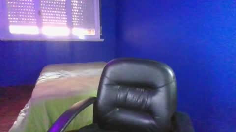 Snapshot of maddy_paris69 chatting on 03-12-25, 06:11 Paris online show from 03-12-25, 06:11