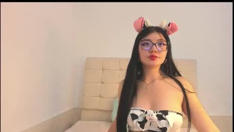 Snapshot of maddy_stone207 chatting on 10-18-25, 02:18 maddy online show from 10-18-25, 02:18