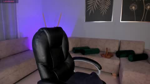 Snapshot of maddyowens_ chatting on 10-16-25, 10:49 Maddy Owens online show from 10-16-25, 10:49