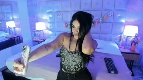 Snapshot of maddysexx_ chatting on 04-15-26, 11:39 Maddy online show from 04-15-26, 11:39