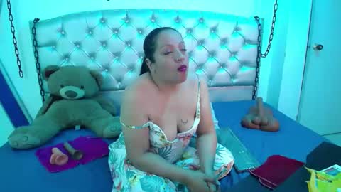 Snapshot of madeleine0_ chatting on 12-04-24, 02:42 Madeleine online show from 12-04-24, 02:42