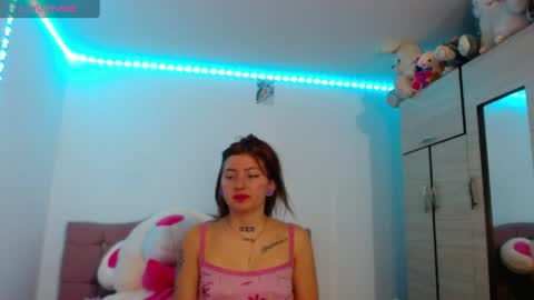 Snapshot of madelen_2 chatting on 05-14-26, 09:32 madelen_2 online show from 05-14-26, 09:32
