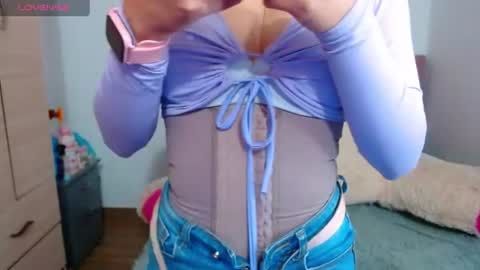 Snapshot of madelen_2 chatting on 06-11-26, 11:14 madelen_2 online show from 06-11-26, 11:14