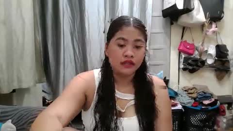 Snapshot of madelline2001 chatting on 06-04-26, 01:06 madelline2001 online show from 06-04-26, 01:06