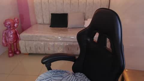 Madhison  online show from 09-25-25, 08:23