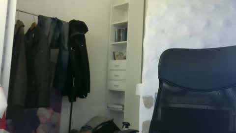 Snapshot of madio1187940 chatting on 10-19-25, 02:07 madio1187940 online show from 10-19-25, 02:07