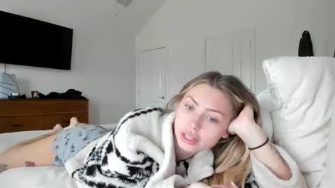 mari rose online show from 12-17-25, 03:18