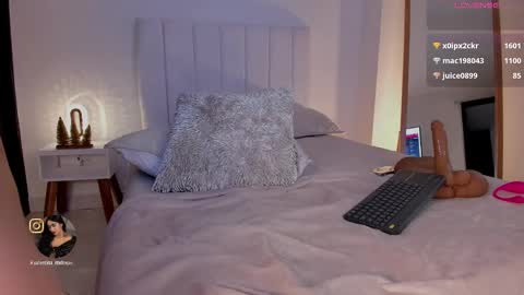 Valentina   1030   530  -  online show from 01-05-25, 05:41