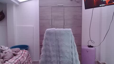 Snapshot of madisoncambel chatting on 04-24-26, 05:04 Madison Cambel online show from 04-24-26, 05:04