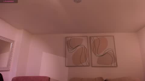 Maddi Collins online show from 11-21-25, 11:20