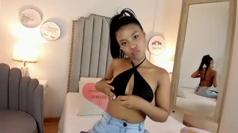 madisongomez16 online show from 02-03-25, 03:31