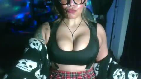Snapshot of madisonjayde77 chatting on 01-28-25, 04:18 MadisonJayde online show from 01-28-25, 04:18