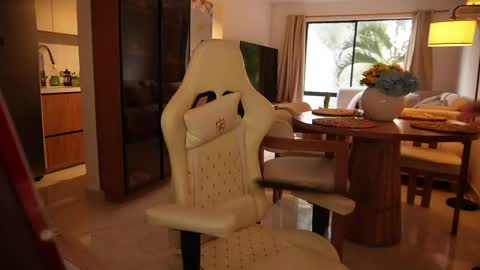 madisonlara online show from 05-10-26, 10:15