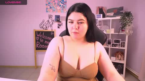 Snapshot of madisonmongomery chatting on 12-04-24, 06:17 madisonmongomery online show from 12-04-24, 06:17