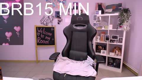 Snapshot of madisonmongomery chatting on 12-15-24, 06:15 madisonmongomery online show from 12-15-24, 06:15