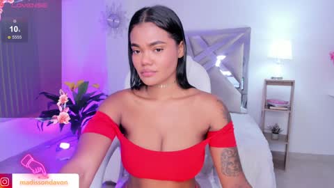 Snapshot of madisson_davon chatting on 01-19-25, 02:38 Madisson Davon online show from 01-19-25, 02:38