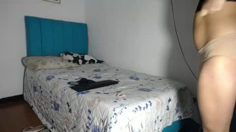 madisson_jones18 online show from 06-25-26, 11:59