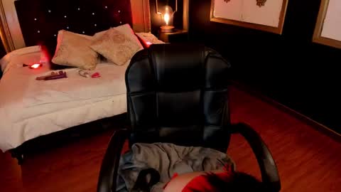 Snapshot of madissonborch chatting on 09-13-25, 02:50 Rouse online show from 09-13-25, 02:50