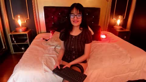 Snapshot of madissonborch chatting on 09-23-25, 12:08 Rouse online show from 09-23-25, 12:08