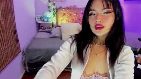 Snapshot of madissonborch chatting on 10-10-25, 11:20 Rouse online show from 10-10-25, 11:20