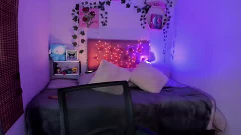 Snapshot of madissonborch chatting on 10-17-25, 12:52 Rouse online show from 10-17-25, 12:52