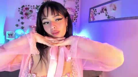 Snapshot of madissonborch chatting on 11-03-25, 07:26 Rouse online show from 11-03-25, 07:26