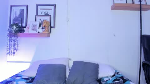    online show from 06-01-26, 07:04