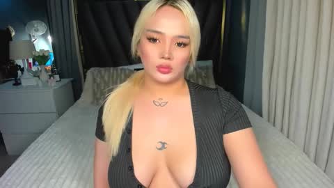 Snapshot of madissonmorgan chatting on 10-10-25, 04:44 madissonmorgan online show from 10-10-25, 04:44