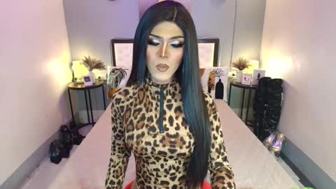 Wil online show from 10-20-25, 01:39