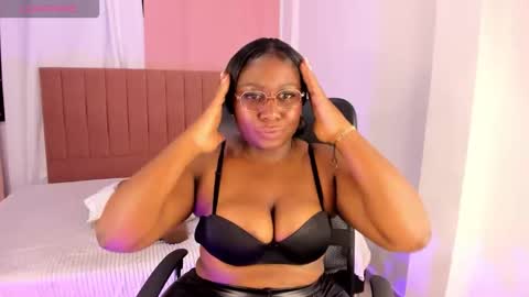 Snapshot of madycarter chatting on 12-23-25, 07:28 Maddy online show from 12-23-25, 07:28