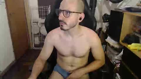 Snapshot of madziula chatting on 01-06-26, 06:06 Peter online show from 01-06-26, 06:06