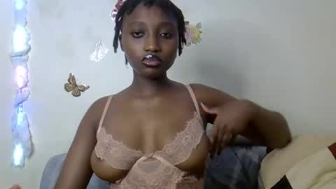 Maee online show from 11-11-25, 03:45