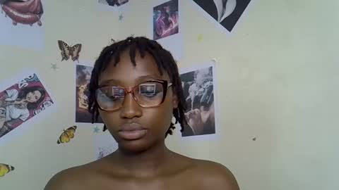 Maee online show from 02-06-26, 01:54