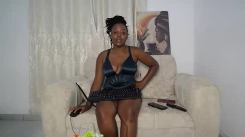 Snapshot of maepot chatting on 01-11-26, 06:13 PENDO AND VIV online show from 01-11-26, 06:13