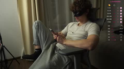 Snapshot of maestro3369 chatting on 10-05-25, 06:17 Mike XMaestro 3369 online show from 10-05-25, 06:17