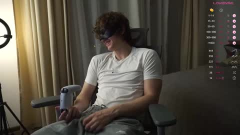 Snapshot of maestro3369 chatting on 11-09-25, 09:35 Mike XMaestro 3369 online show from 11-09-25, 09:35