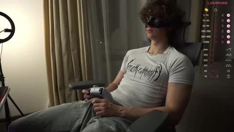 Snapshot of maestro3369 chatting on 11-17-25, 09:31 Mike XMaestro 3369 online show from 11-17-25, 09:31