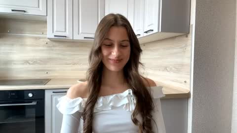 Snapshot of mafaldaossenfort chatting on 04-14-26, 07:14 Sophie online show from 04-14-26, 07:14