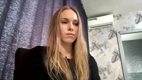 Snapshot of mafaldatefera chatting on 03-17-26, 06:06 Sara online show from 03-17-26, 06:06